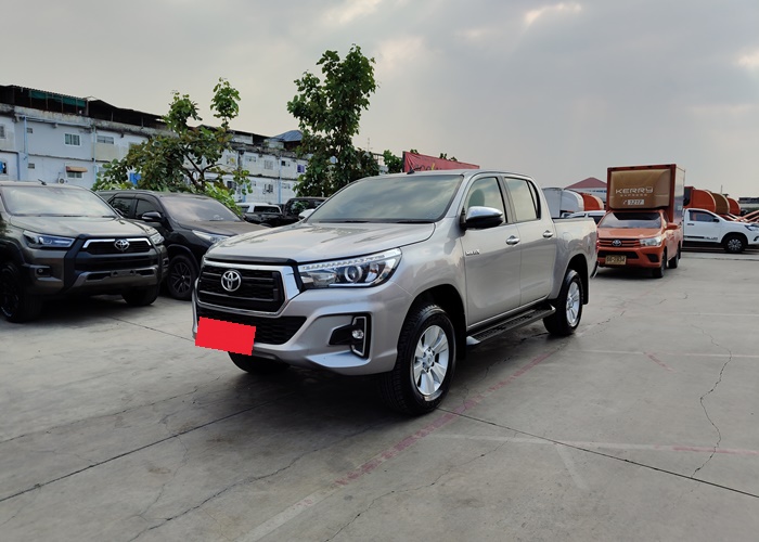 TOYOTA Hilux