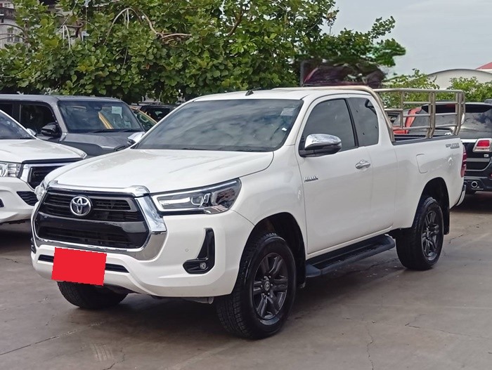 TOYOTA Hilux