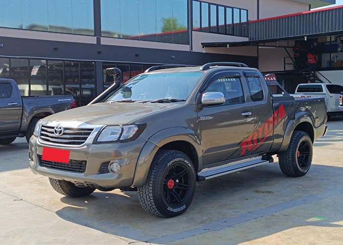 TOYOTA Hilux