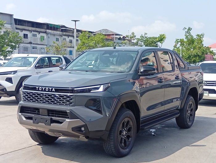 TOYOTA TRAVO OVERLAND PLUS