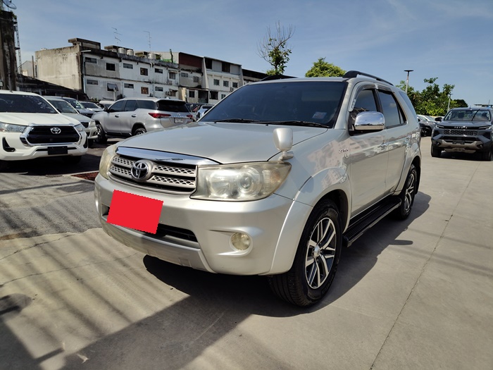 TOYOTA Fortuner