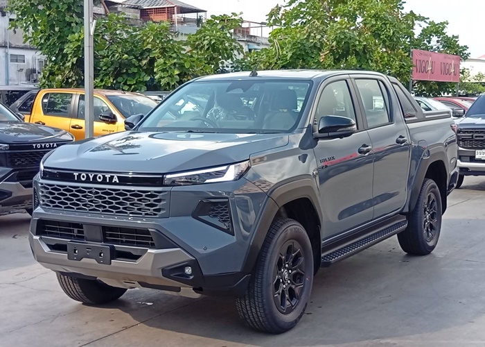 TOYOTA TRAVO OVERLAND PLUS