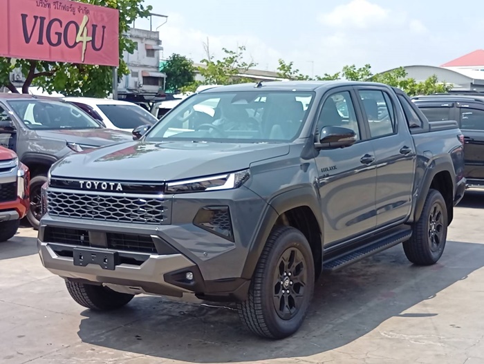 TOYOTA TRAVO OVERLAND PLUS