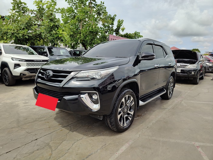 TOYOTA Fortuner