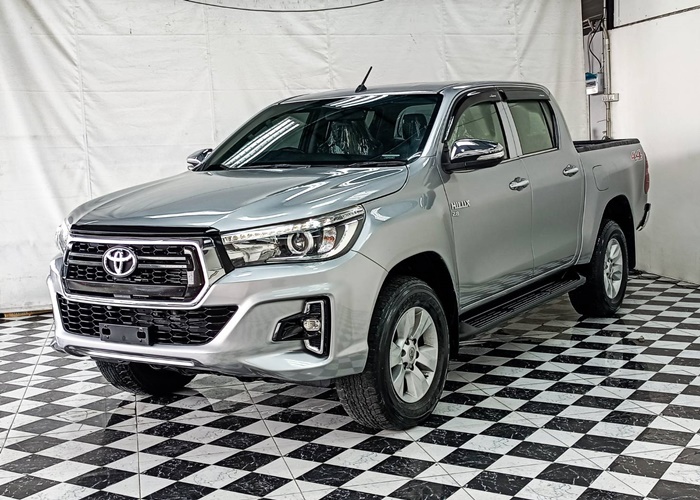 TOYOTA Hilux