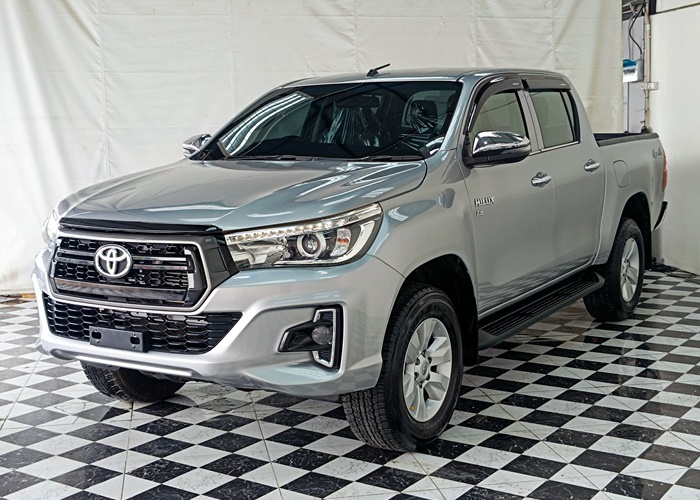 TOYOTA Hilux