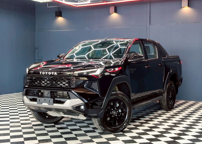 TOYOTA TRAVO OVERLAND PLUS
