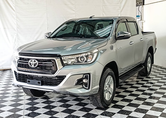 TOYOTA Hilux