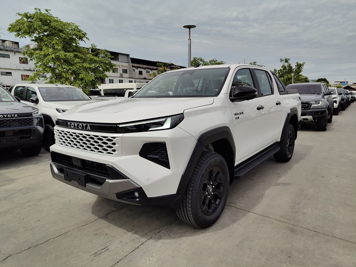 TOYOTA TRAVO OVERLAND PLUS