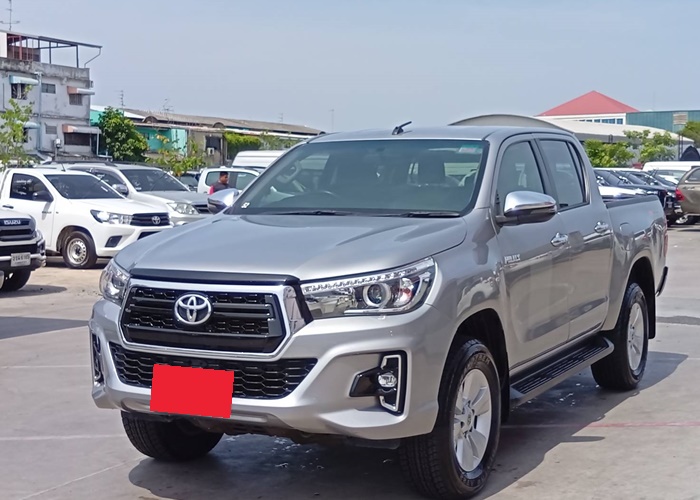 TOYOTA Hilux