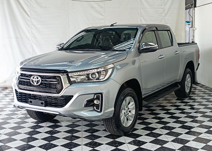TOYOTA Hilux