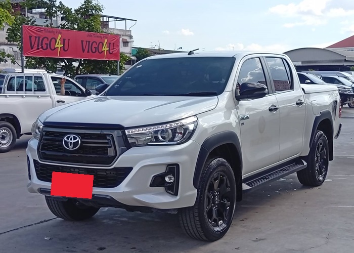 TOYOTA Hilux
