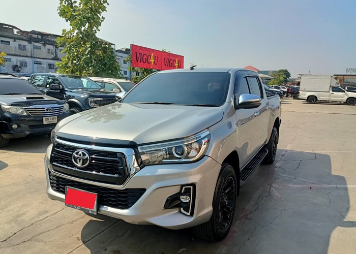 TOYOTA Hilux