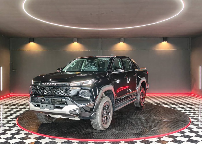 TOYOTA HILUX TRAVO OVERLAND PLUS