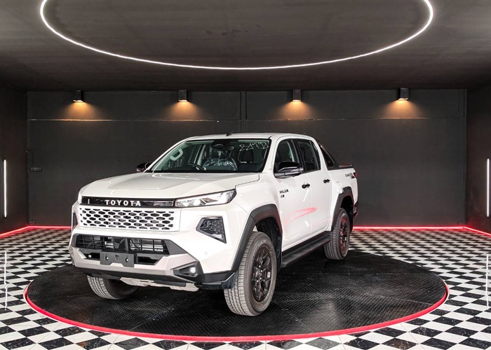 TOYOTA HILUX TRAVO OVERLAND PLUS