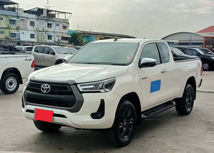 TOYOTA Hilux