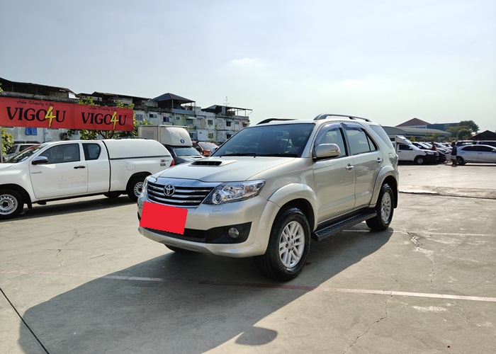 TOYOTA Fortuner