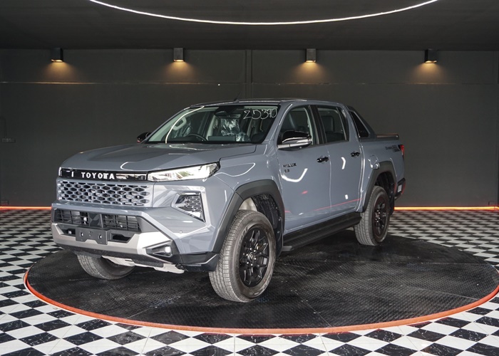 TOYOTA HILUX TRAVO OVERLAND PLUS