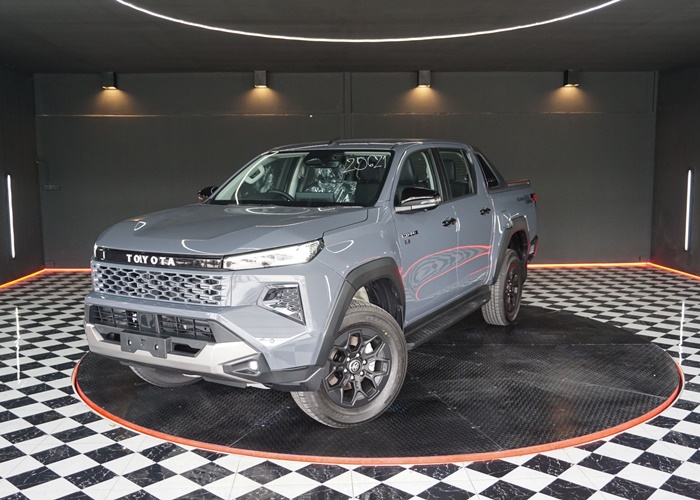 TOYOTA HILUX TRAVO OVERLAND PLUS