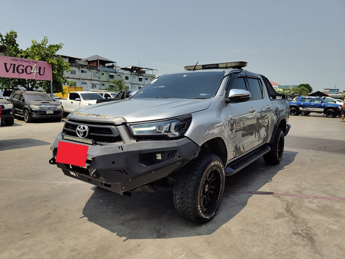 TOYOTA Hilux
