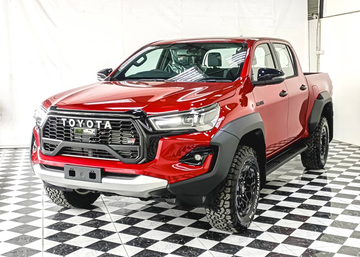 TOYOTA Hilux