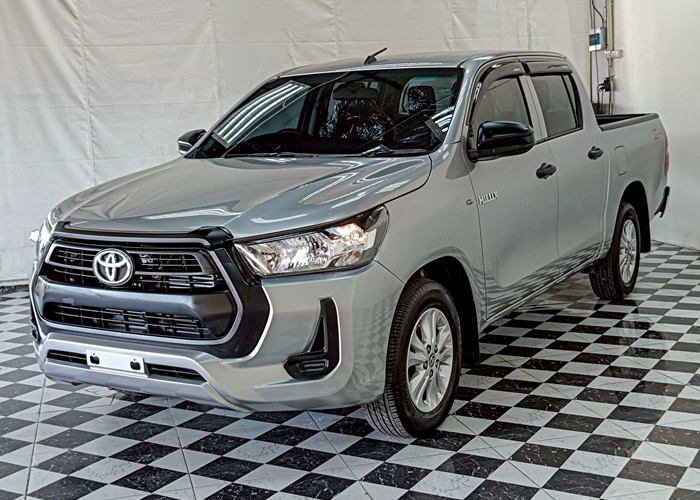 TOYOTA Hilux