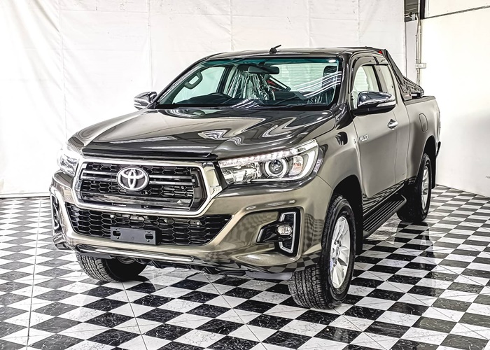 TOYOTA Hilux