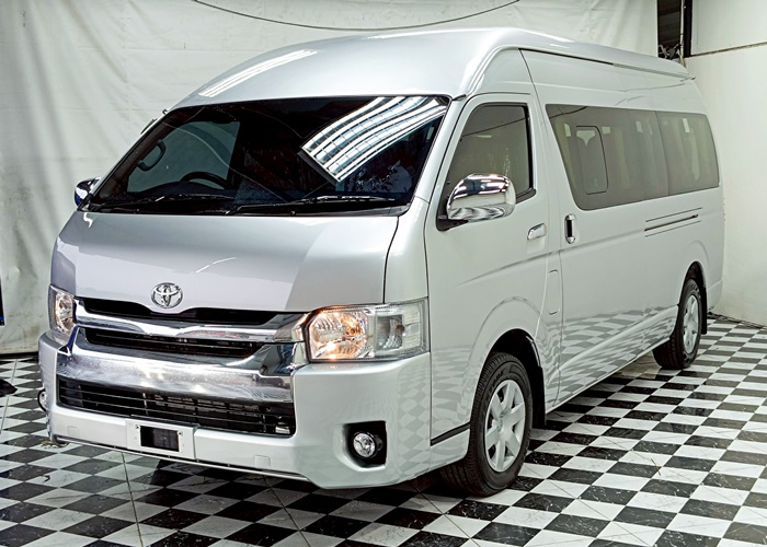 TOYOTA COMMUTER