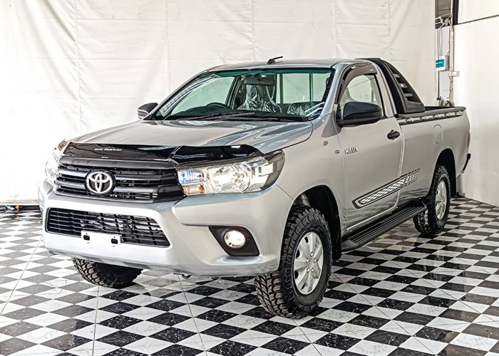 TOYOTA Hilux