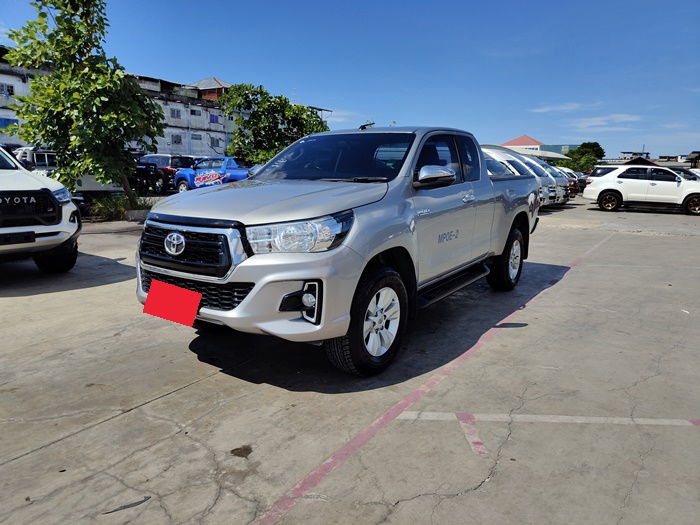 TOYOTA Hilux