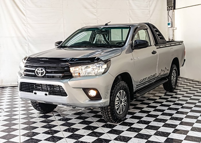 TOYOTA Hilux