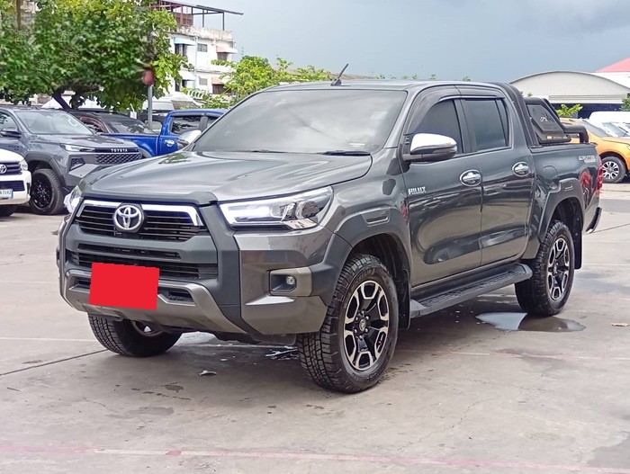 TOYOTA Hilux
