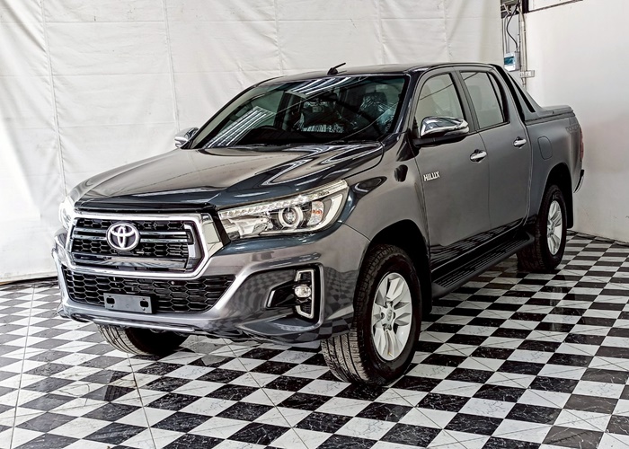 TOYOTA Hilux