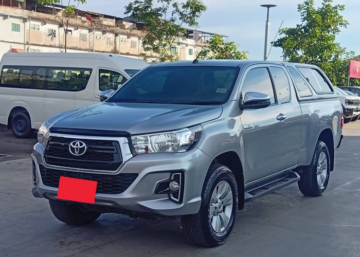 TOYOTA Hilux
