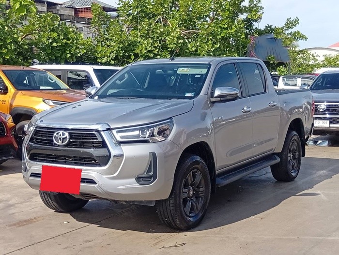 TOYOTA Hilux