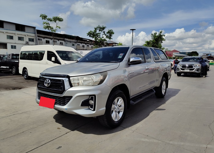 TOYOTA Hilux