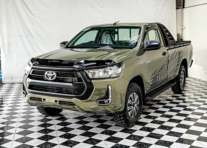 TOYOTA Hilux