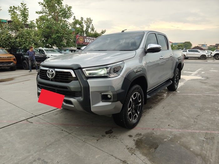 TOYOTA Hilux