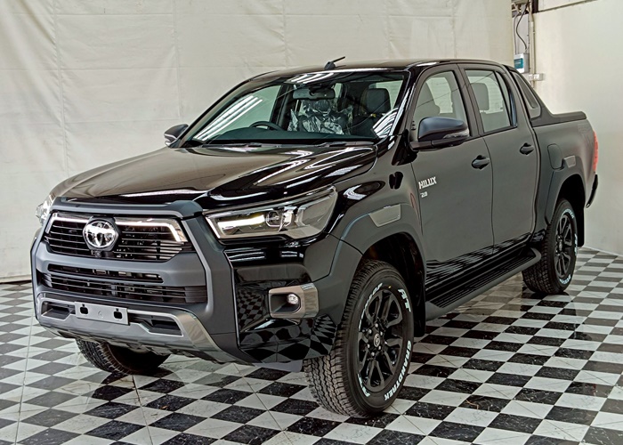 TOYOTA Hilux
