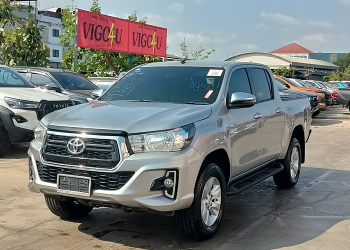 TOYOTA Hilux