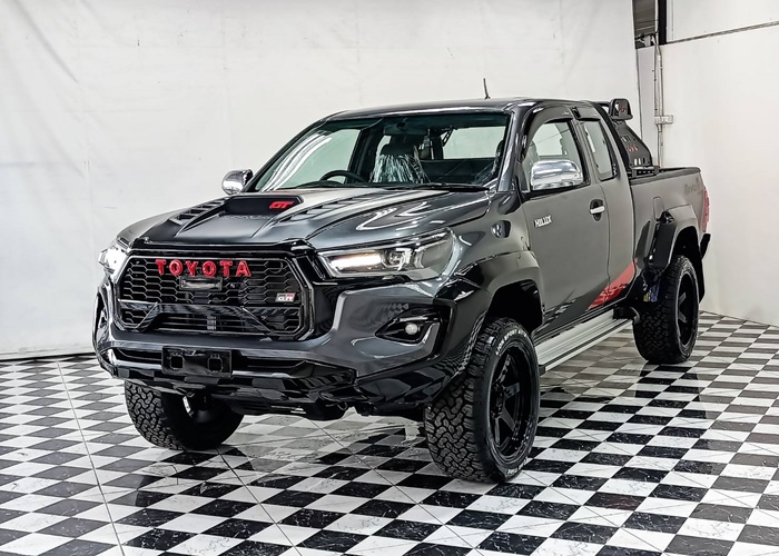 TOYOTA Hilux