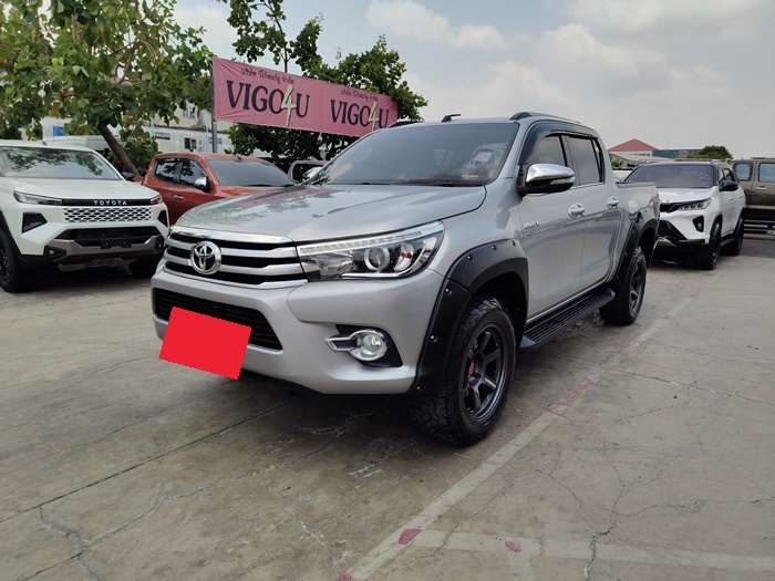 TOYOTA Hilux