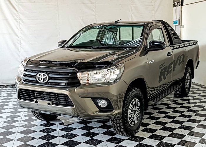 TOYOTA Hilux