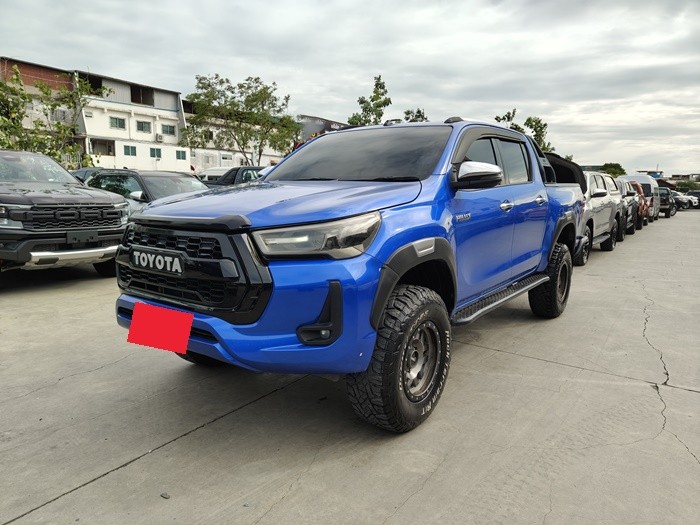 TOYOTA Hilux