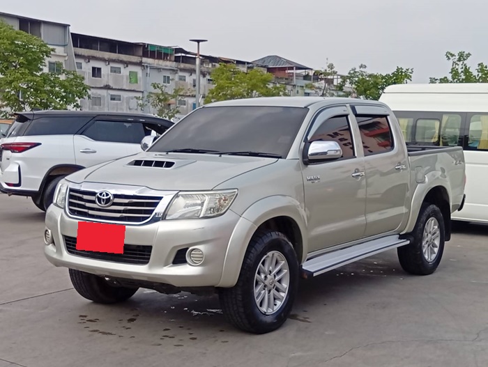 TOYOTA Hilux