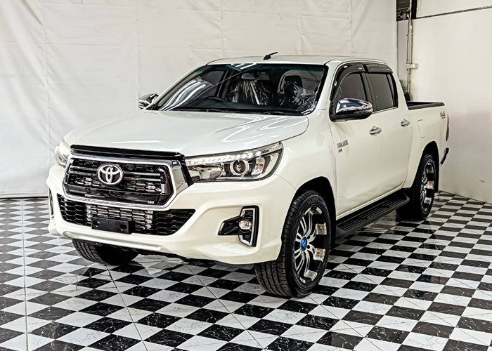 TOYOTA Hilux