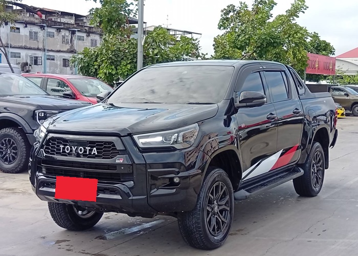 TOYOTA Hilux