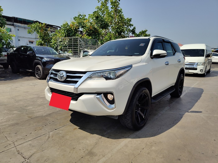 TOYOTA Fortuner