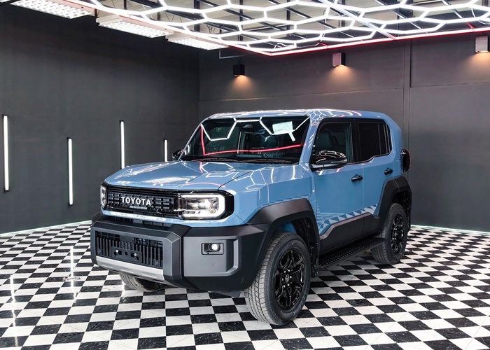 TOYOTA Land Cruiser