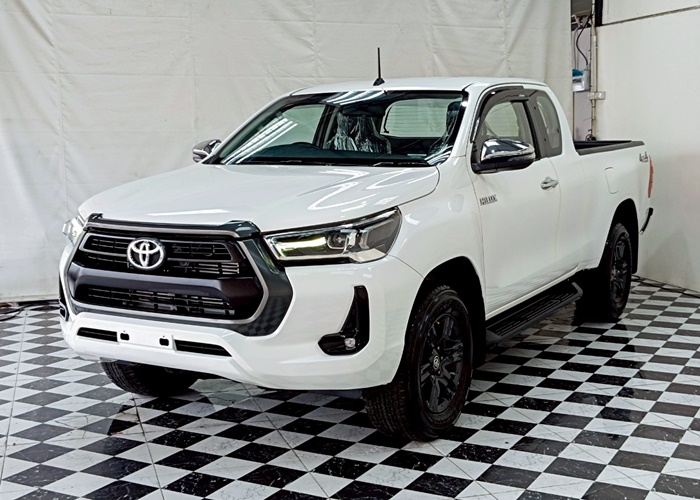 TOYOTA Hilux